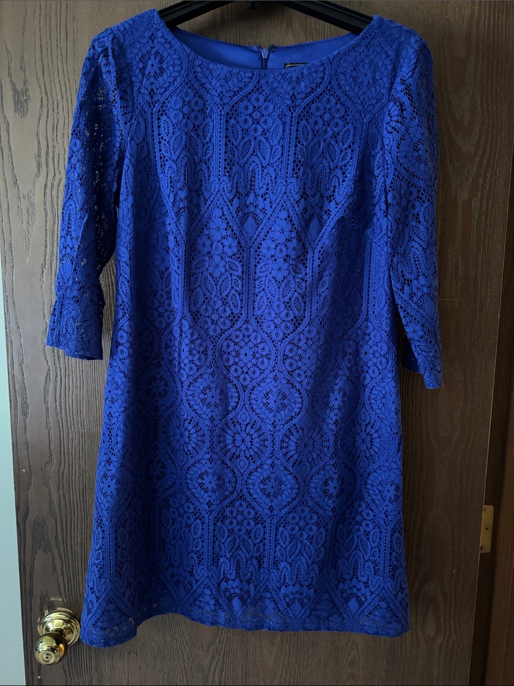 Elegant Royal Blue Lace Long-Sleeve Dress